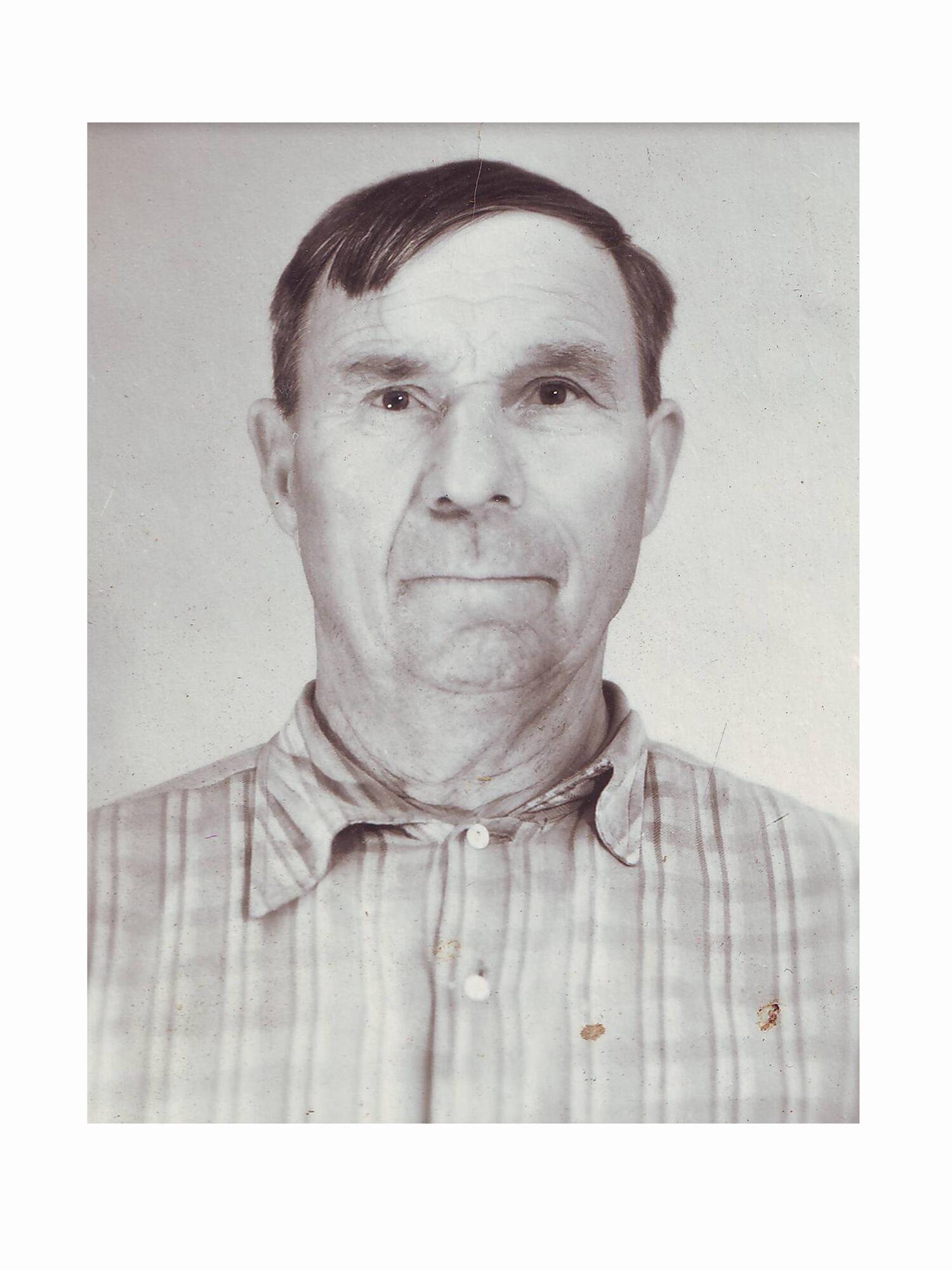 Portrait before AI retouching for laser engraving, example 21